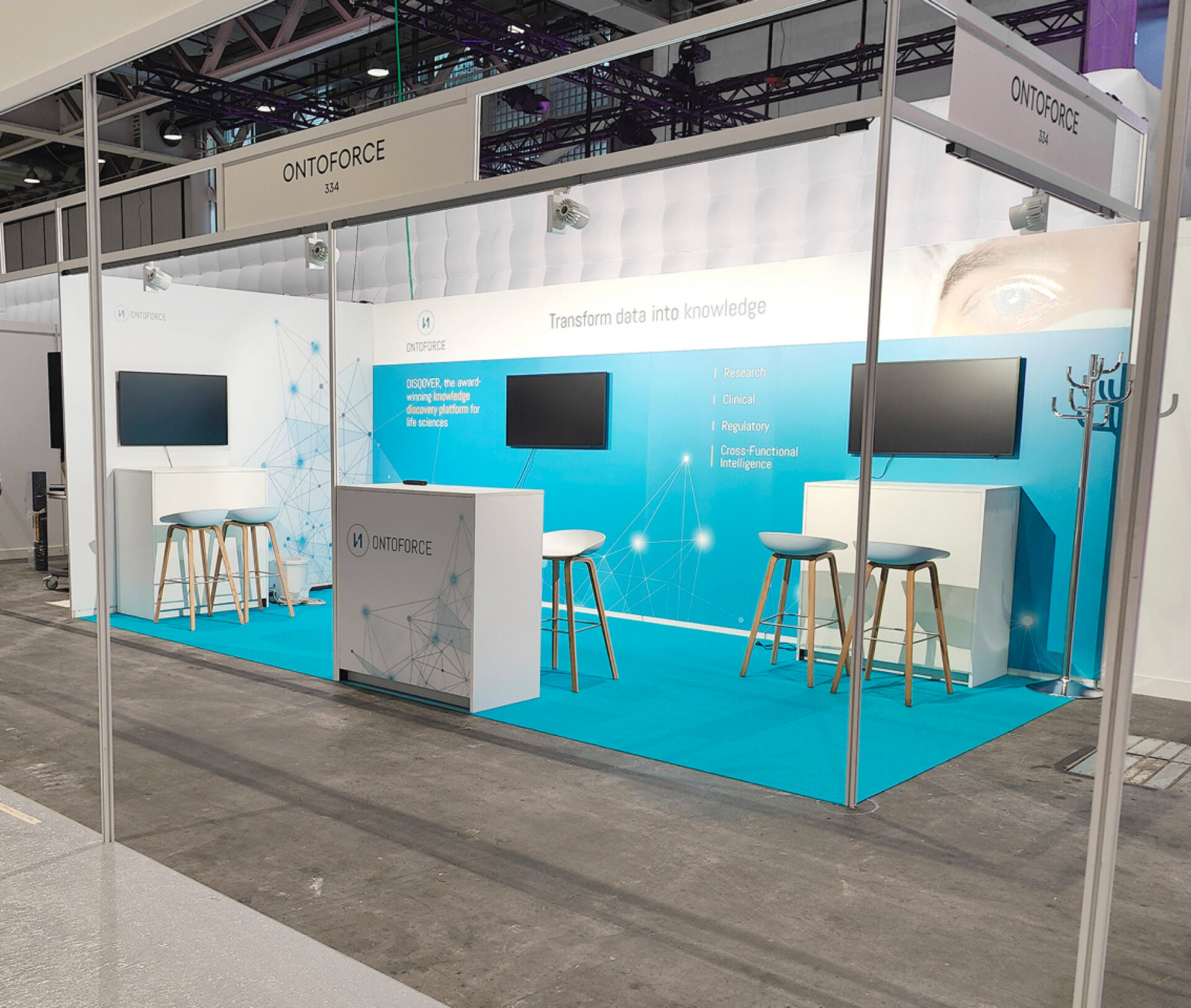 ONTOFORCE branding en website Brand design UXUI Event booth pic2 design 2x